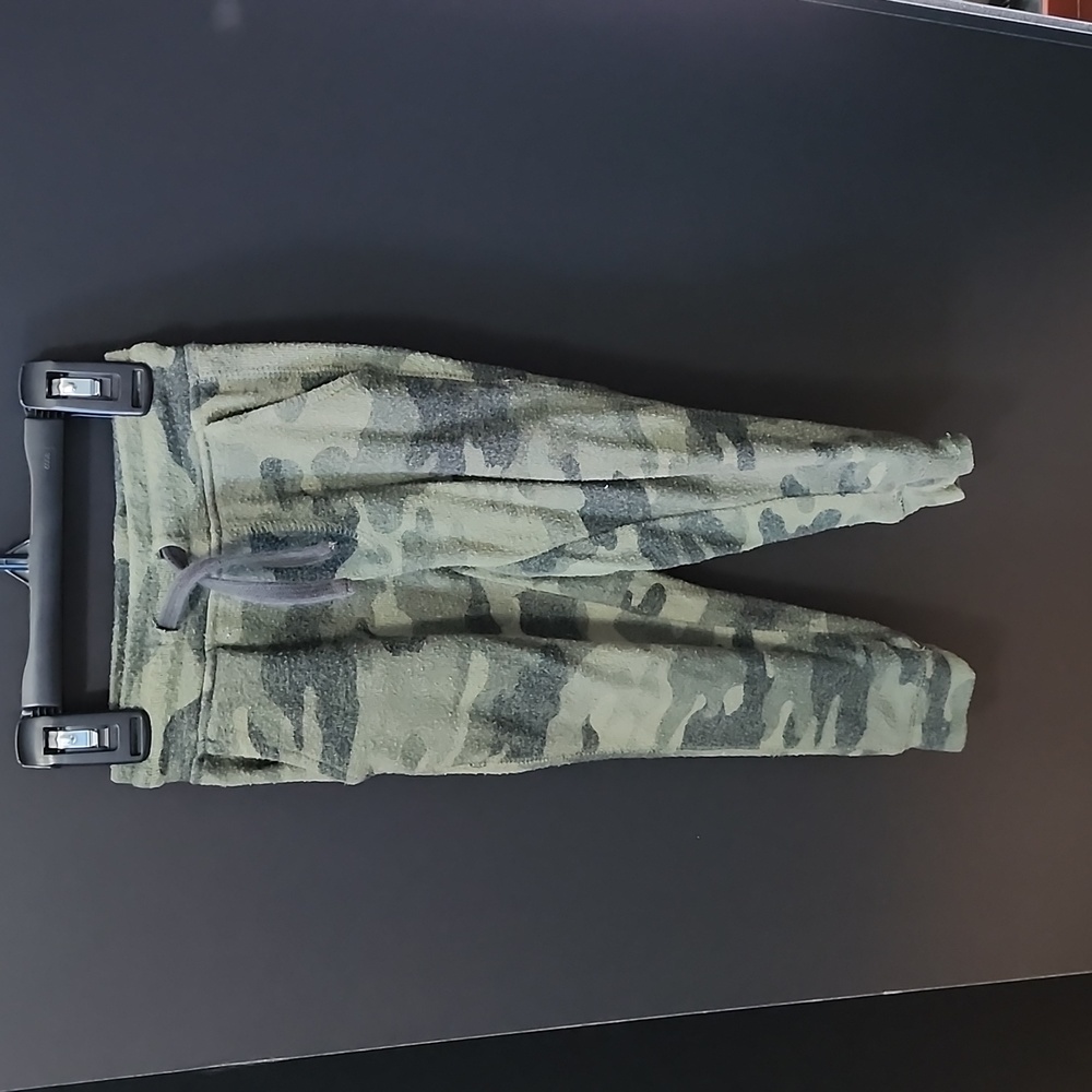 Cami Green Boys 3T Sweatpants Worn